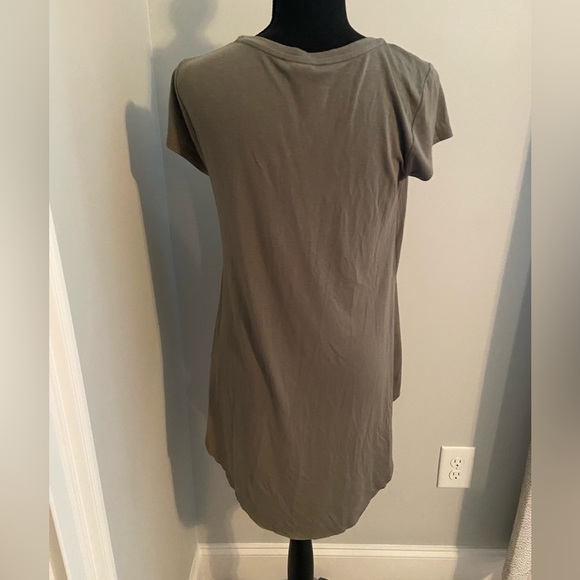 Dark green size small Express high low soft tshirt - Picture 2 of 5